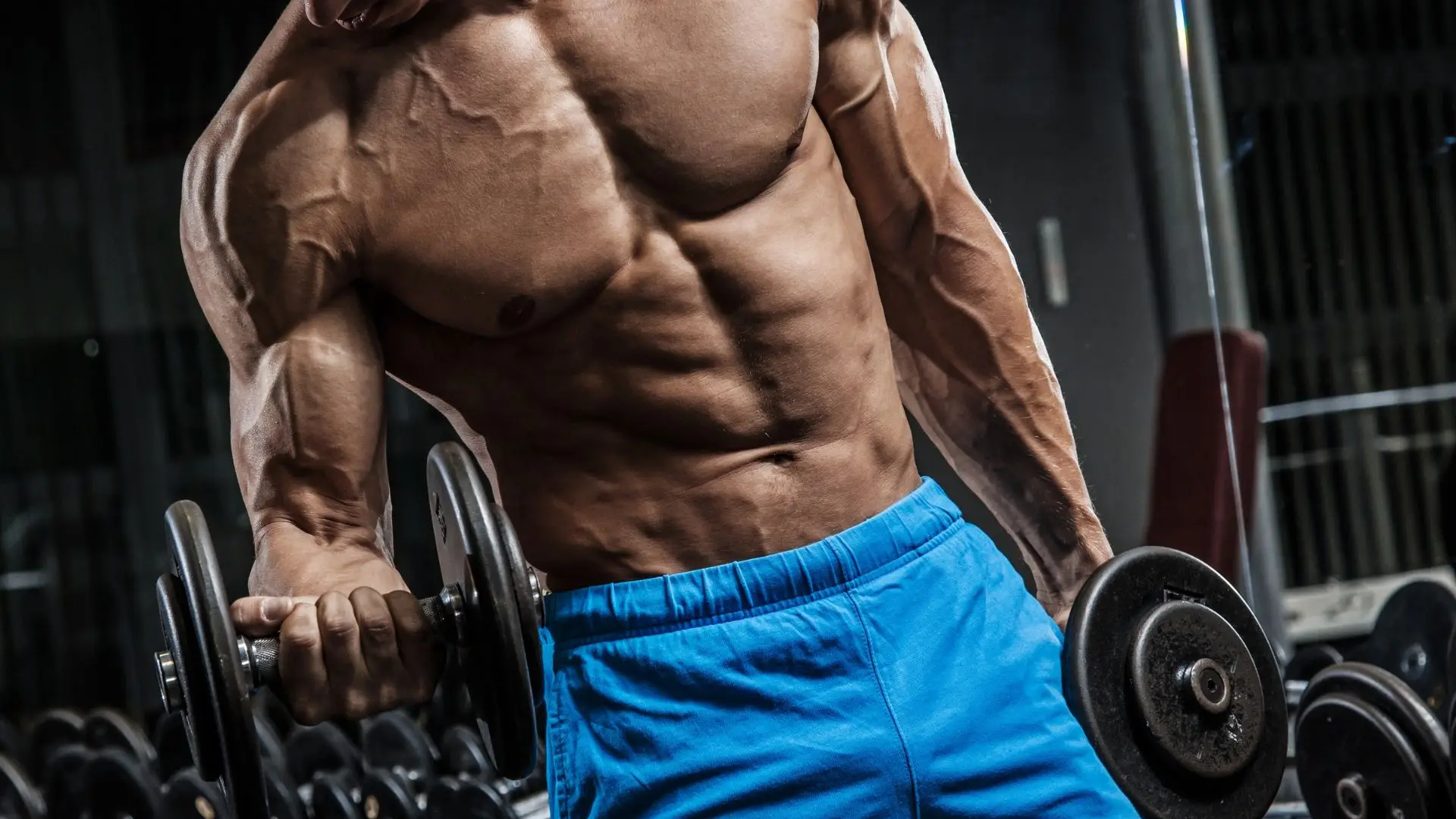 How many days a week should I train to build muscle?